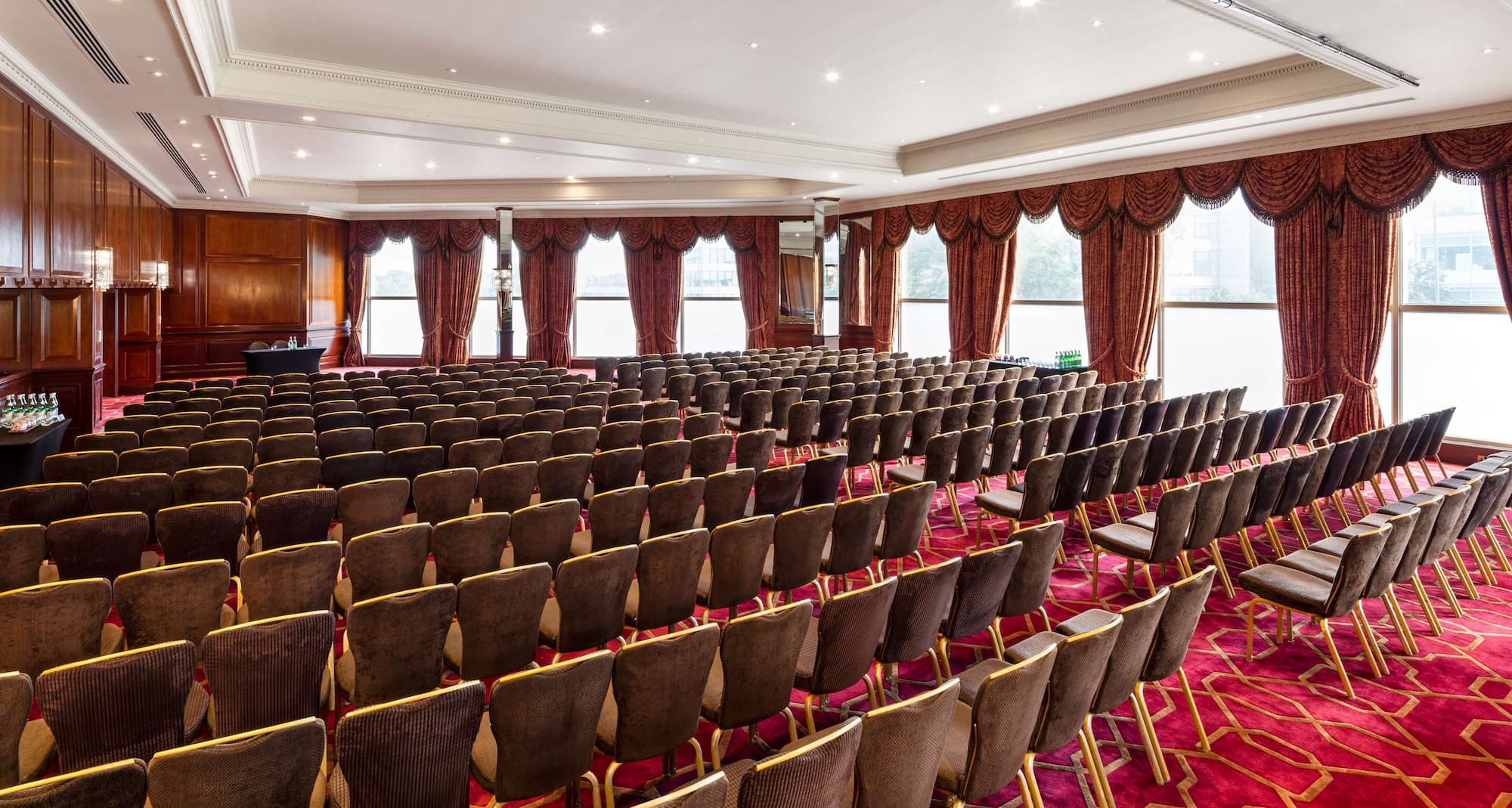Radisson Blu Edwardian Heathrow Hotel & Conference Centre, London - Commonwealth Suite