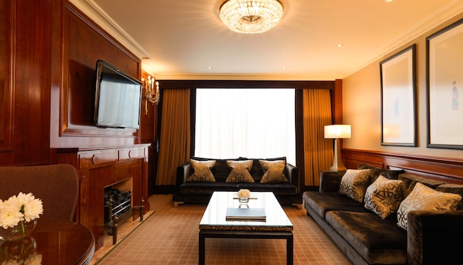 Radisson Blu Hotel, London Heathrow - One Bedroom Suite