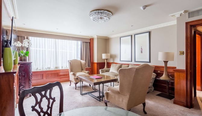 Radisson Blu Hotel, London Heathrow - One Bedroom Suite