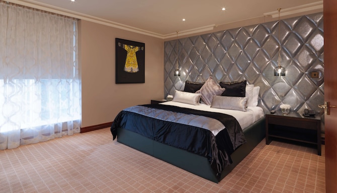 Radisson Blu Hotel, London Heathrow - One Bedroom Suite