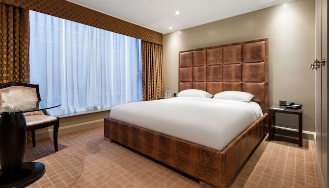 Radisson Blu Hotel, London Heathrow - Junior Suite