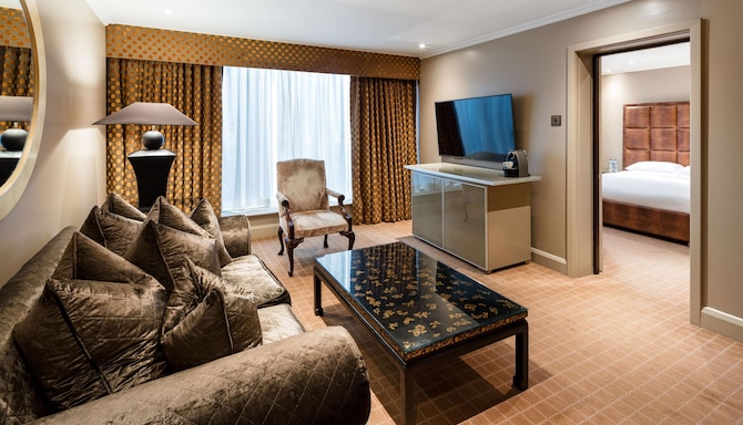 Radisson Blu Edwardian Heathrow Hotel - Junior Suite