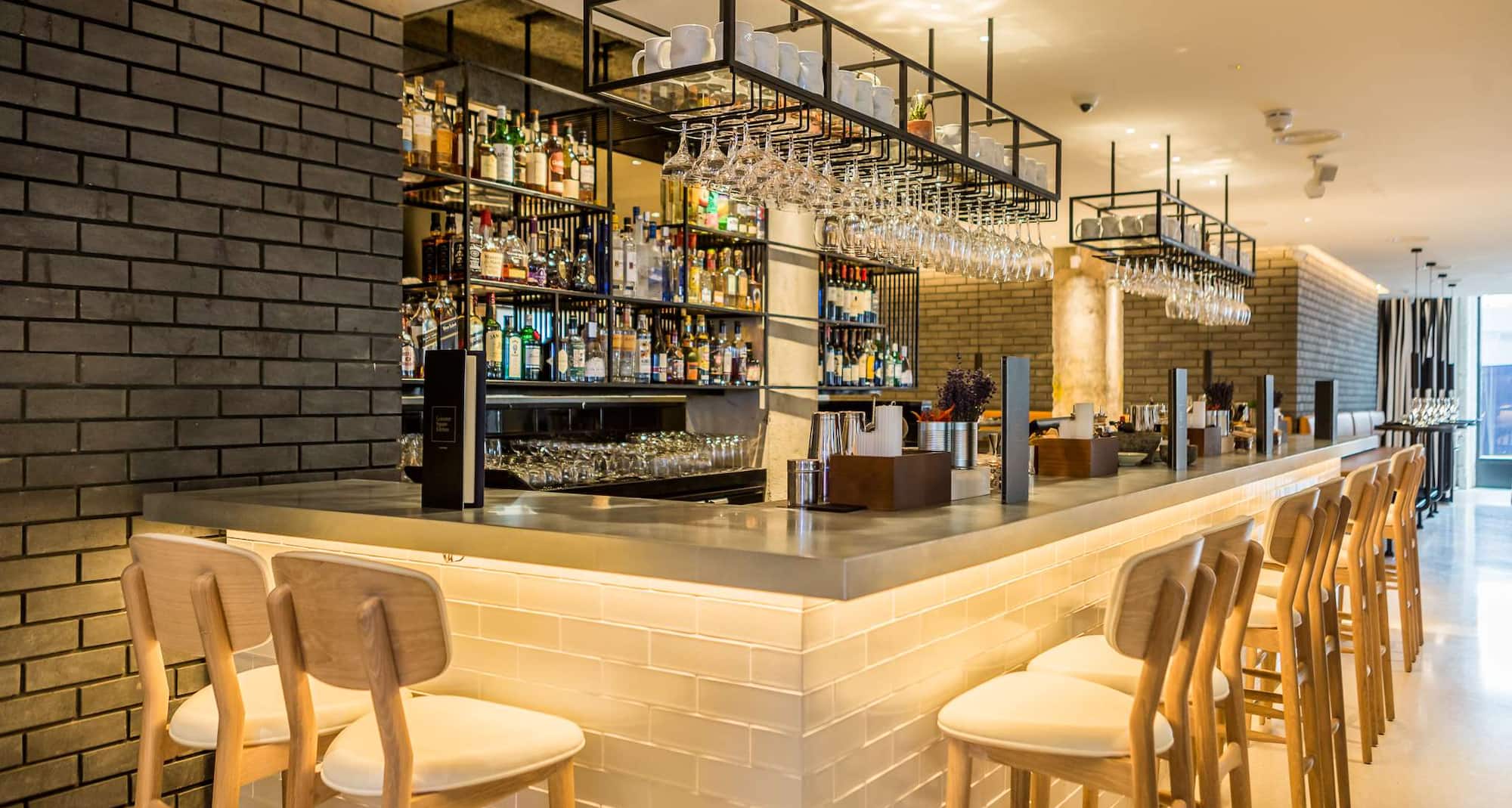 Radisson Blu Edwardian Hampshire Hotel, London - Bar Leicester Square Kitchen