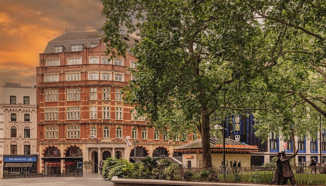 Radisson Blu Hotel, London Leicester Square - Exterior