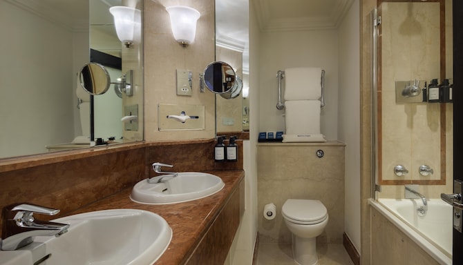 Radisson Blu Hotel, London Leicester Square - غرفة ضيوف