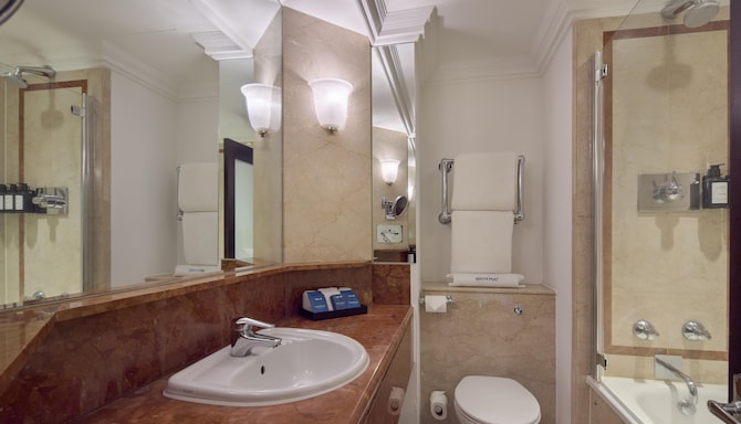 Radisson Blu Hotel, London Leicester Square - غرفة ضيوف