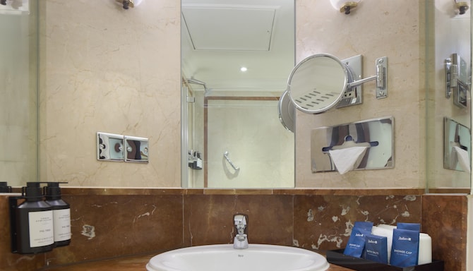 Radisson Blu Hotel, London Leicester Square - غرفة ضيوف