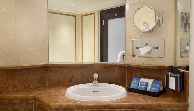 Radisson Blu Hotel, London Leicester Square - غرفة ضيوف