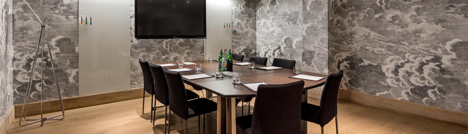 Radisson Blu Hotel, London Leicester Square - Private Room 4 - Boardroom