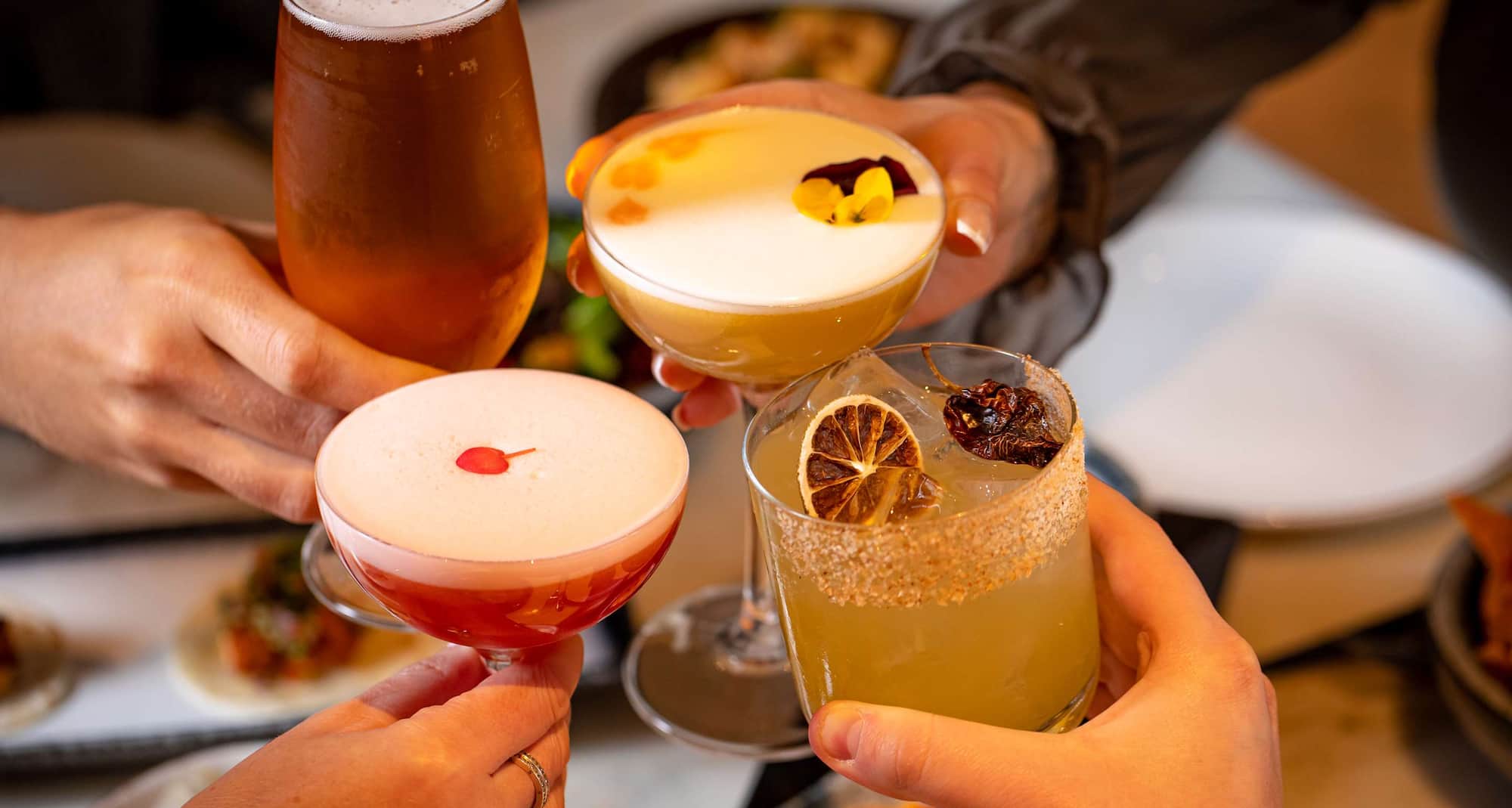 מלון Radisson Blu Edwardian Hampshire בלונדון - לסטר סקוור קיצ'ן – קוקטיילים