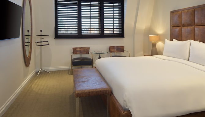 Radisson Blu Hotel, London Leicester Square - One Bedroom Suite