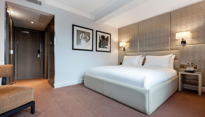 Radisson Blu Hotel, London Mercer Street - Premium Room