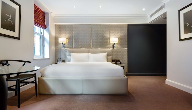 Radisson Blu Hotel, London Mercer Street - Premium Room