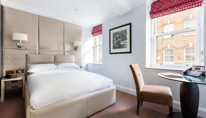 Radisson Blu Hotel, London Mercer Street - Standard Room