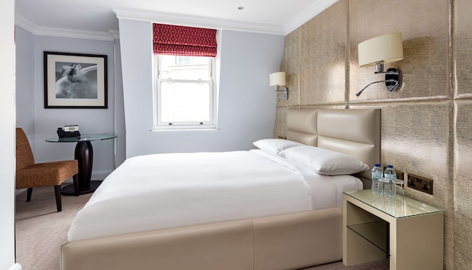 Radisson Blu Hotel, London Mercer Street - Standard Room