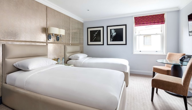 Radisson Blu Hotel, London Mercer Street - Superior Room