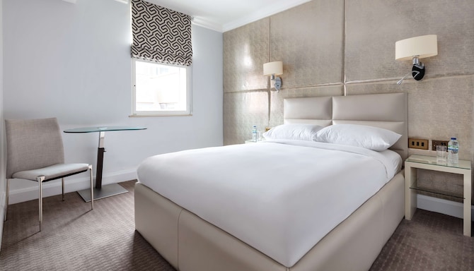 Radisson Blu Hotel, London Mercer Street - Bedroom Standard