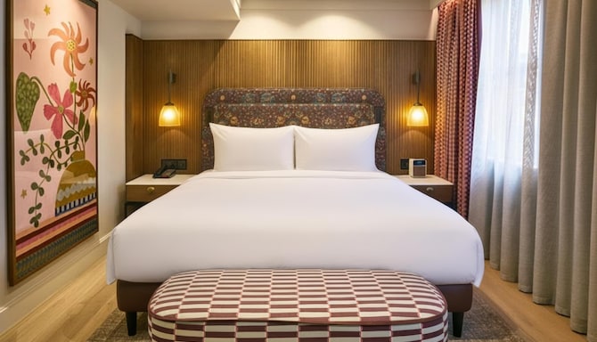 Radisson Blu Hotel, London Mercer Street - Superior Queen