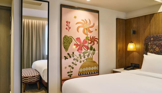 Radisson Blu Hotel, London Mercer Street - Superior Queen