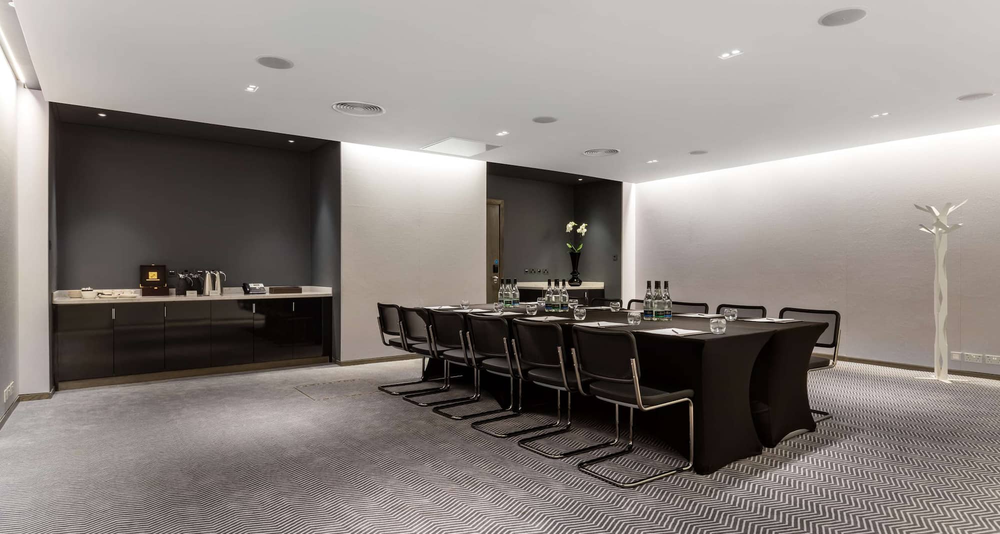 Radisson Blu Edwardian Mercer Street Hotel, London - Meetingraum - Boardroom-Einrichtung