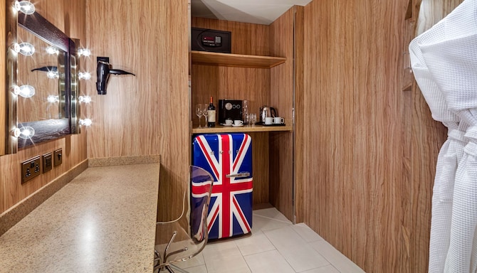 Radisson Blu Hotel, London Mercer Street - Corner Suite