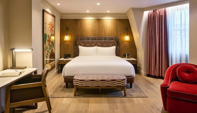 Radisson Blu Hotel, London Mercer Street - Corner Suite