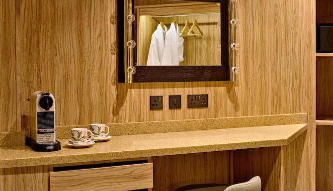 Radisson Blu Hotel, London Mercer Street - Corner Suite