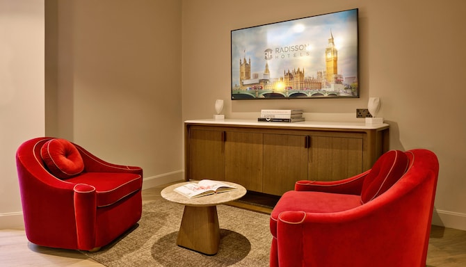 Radisson Blu Hotel, London Mercer Street - Corner Suite