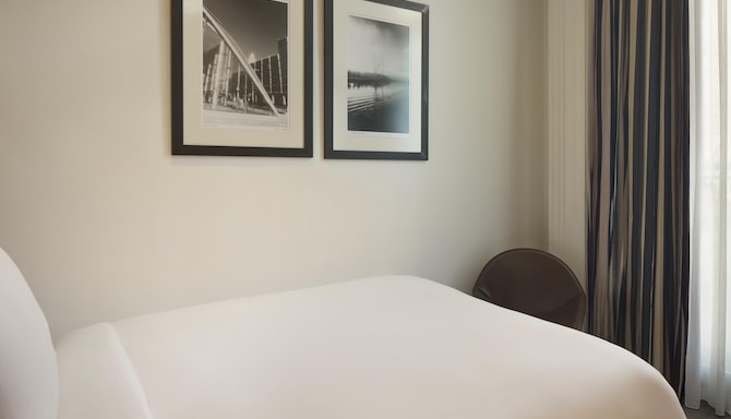 Radisson Blu Hotel, London South Kensington - Superior Single Room