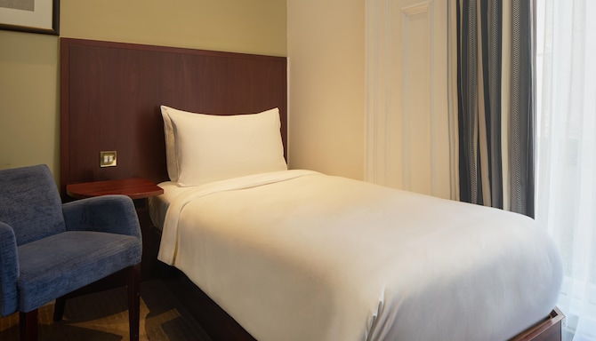 Radisson Blu Hotel, London South Kensington - Single Room