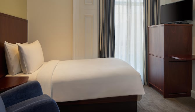 Radisson Blu Hotel, London South Kensington - Single Room