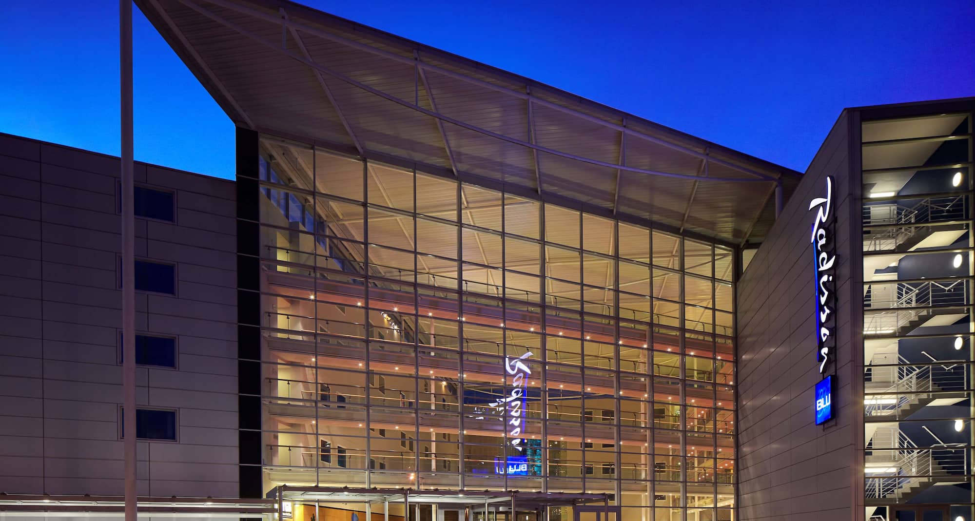 Radisson Blu Hotel, London Stansted Airport - Visuale esterna