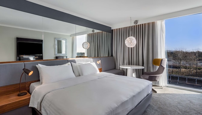 Radisson Blu Hotel, London Stansted Airport - Premium Room