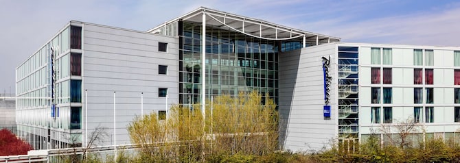 Radisson Blu Hotel, London Stansted Airport - Exterior