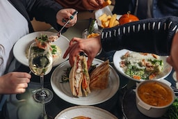 Radisson Blu Hotel, London Tottenham Court Road - Dining at Bloomsbury St. Lounge