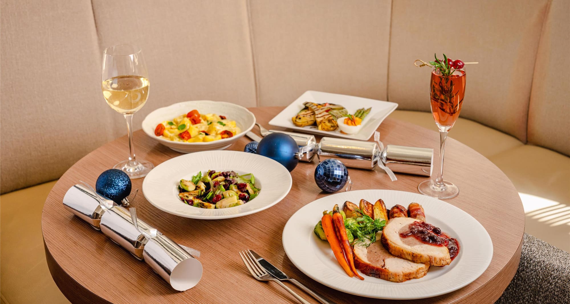 Radisson Blu Hotel, London Tottenham Court Road - Bloomsbury St Lounge Christmas