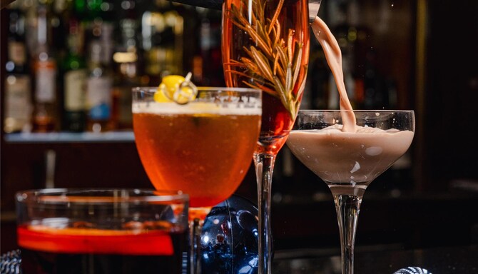 Radisson Blu Hotel, London Tottenham Court Road - Bloomsbury St Lounge Christmas Cocktails