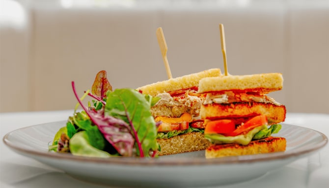 Radisson Blu Hotel, London Tottenham Court Road - Bloomsbury St Lounge - Club Sandwich