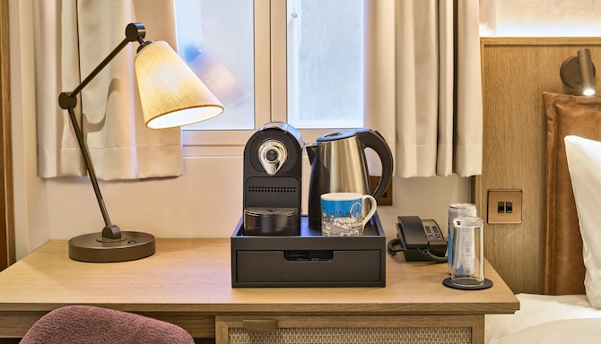 Radisson Blu Hotel, London Tottenham Court Road - Single Room - Amenity