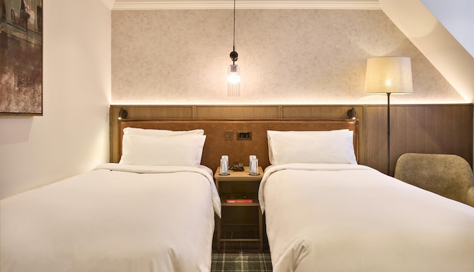 Radisson Blu Hotel, London Tottenham Court Road - Standard Twin Room