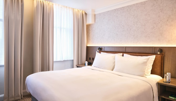 Radisson Blu Hotel, London Tottenham Court Road - Standard Double Room