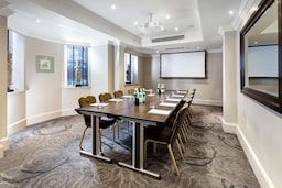 Radisson Blu Kenilworth Hotel, London - Meeting Room - Private Room 15