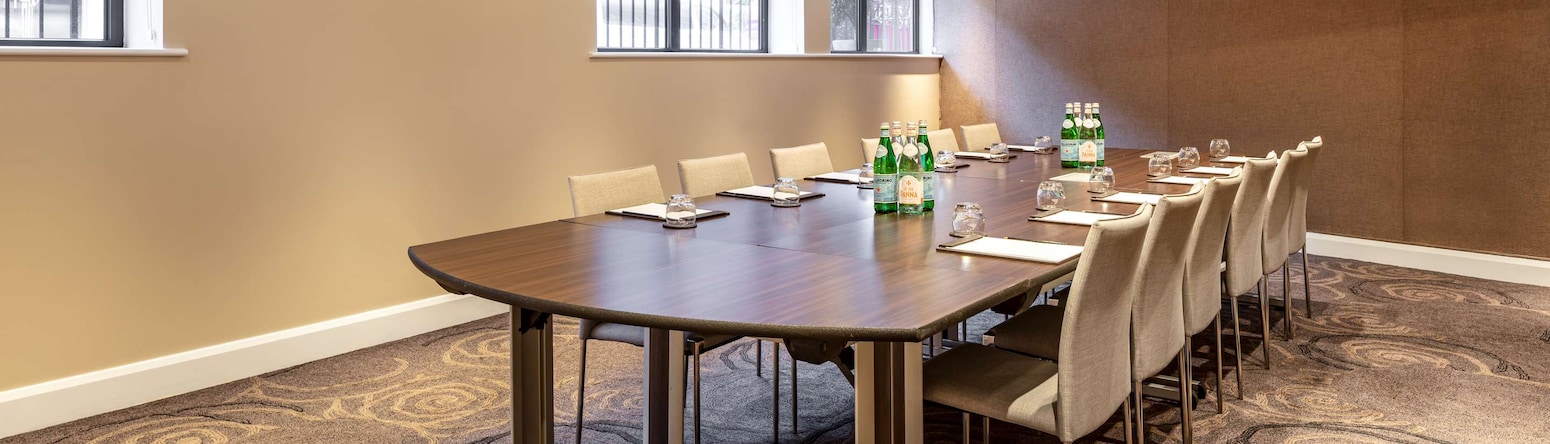 Radisson Blu Edwardian Kenilworth Hotel, London - Meeting Room - Private Room 9