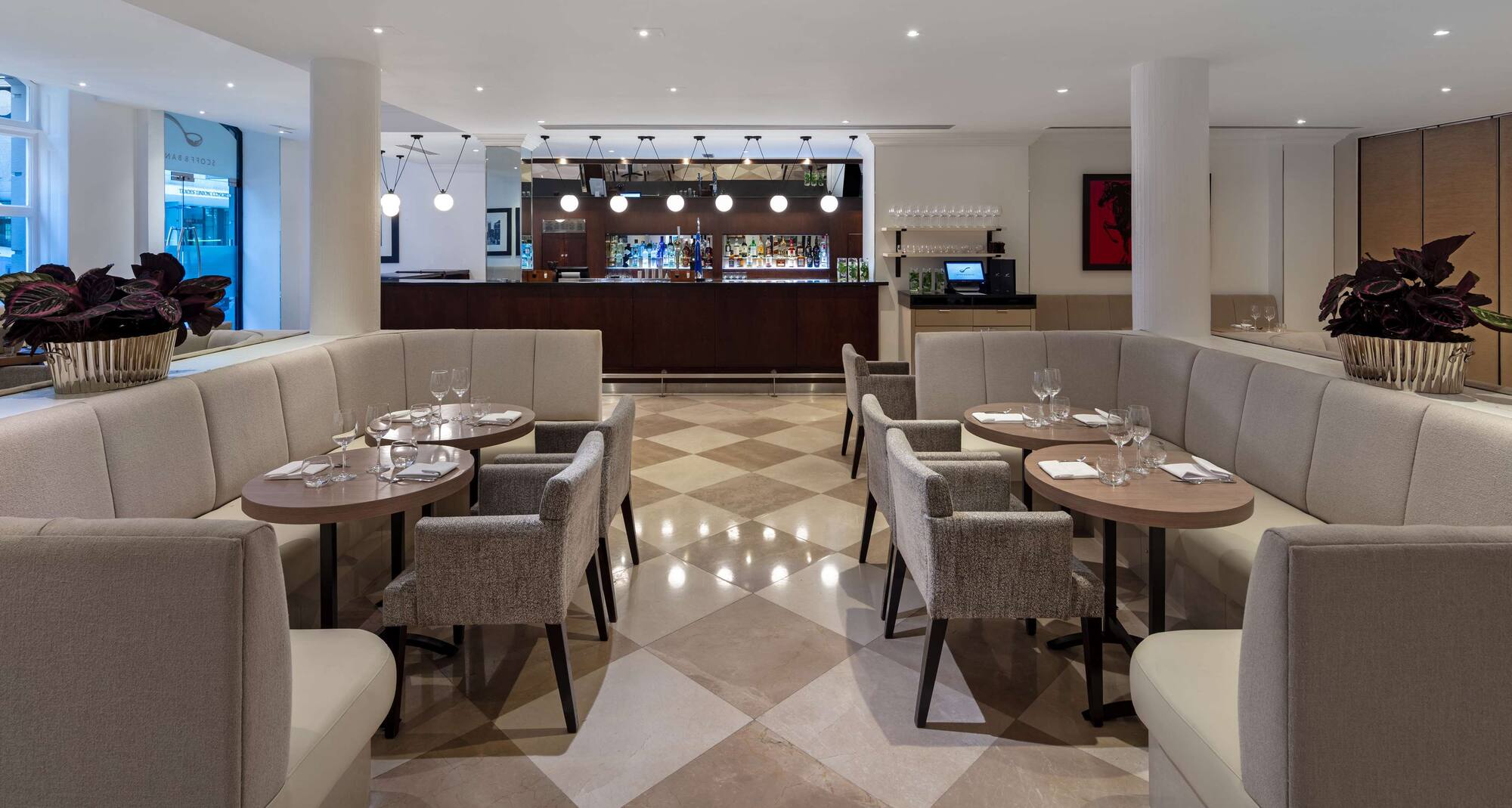Radisson Blu Hotel, London Tottenham Court Road - مطعم