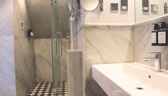 Radisson Blu Hotel, London Tottenham Court Road - Suite