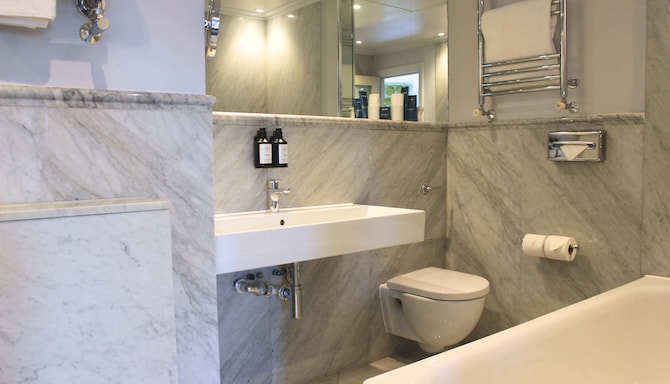 Radisson Blu Hotel, London Tottenham Court Road - Suite