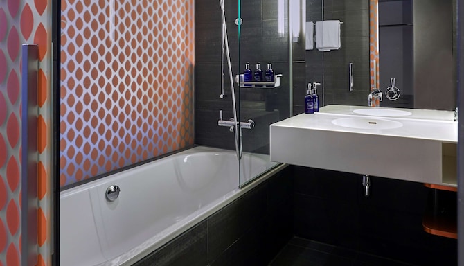 Radisson Blu Hotel, Lucerne - Bathroom