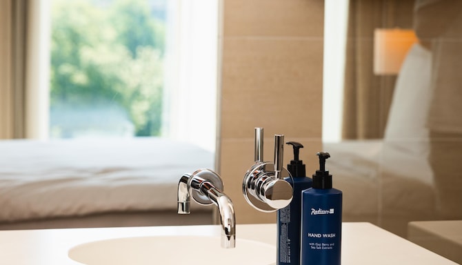 Radisson Blu Hotel, Lucerne - Bathroom