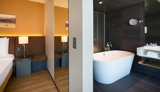 Radisson Blu Hotel, Lucerne - Premium Room with Bath Tub