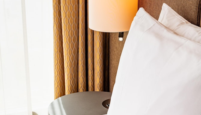 Radisson Blu Hotel, Lucerne - Bedroom detail